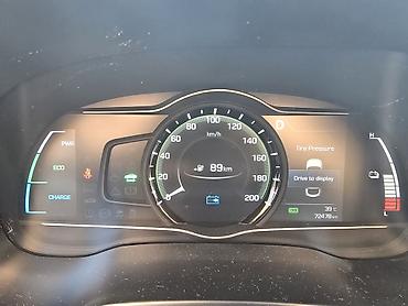Транспорт: Hyundai Ioniq: 2018 г., Автомат, Электромобиль, Хэтчбэк — 9