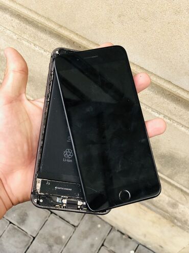 Apple iPhone: IPhone 8 Plus, 64 GB, Qara, Zəmanət, Qırıq, Barmaq izi