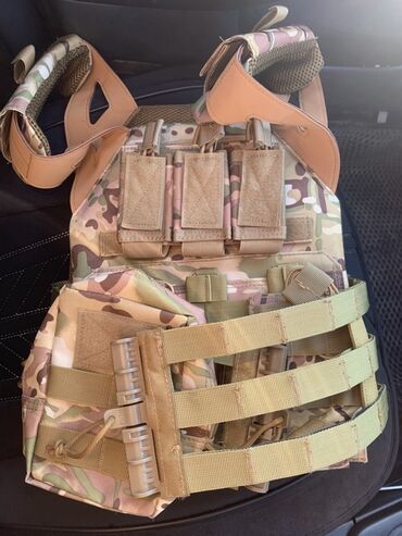 военный каска: Плитоносец (plate carrier) в камуфляже Multicam с разгрузочной
