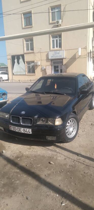 BMW: BMW 320: 2 l | 1992 il Sedan
