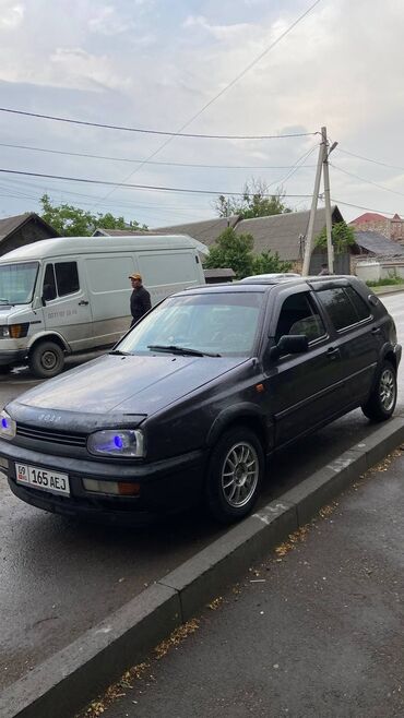 с 180 мерс: Volkswagen Golf: 1992 г., 1.8 л, Механика, Бензин, Хетчбек