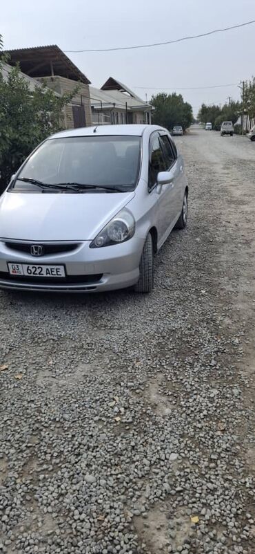 машина грузовая: Honda Jazz: 2002 г., 1.4 л, Механика, Бензин, Хетчбек