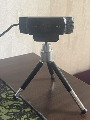 Modemlər və şəbəkə avadanlıqları: Logitech C920 HD 1080p vebkamerası, yüksək keyfiyyətli videozənglər və