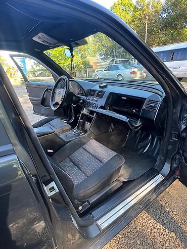 motor bmw: Mercedes-Benz C 180: 2.3 l | 1993 il Sedan — 7