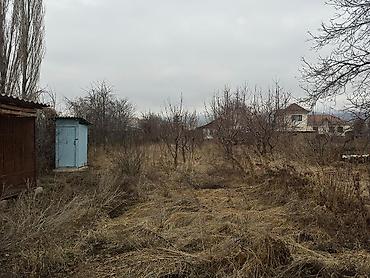 Продажа коттеджей и домов: Үй сатылат • Жер аянты: 9 сотых • Үй 3 бөлмөлүү • Сырты жана полу — 4