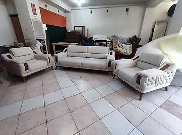 3-lü yumşaq mebel dəsti - Komplekt: 1 ədəd 3 nəfərlik divan, 2 ədəd