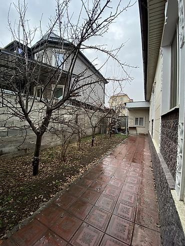 Продажа коттеджей и домов: Продается частный дом с внутренним двором и хозяйственными — 7