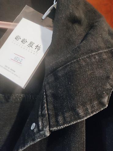 Демисезонные куртки: Куртка Джинсовая Новая,цвет черный слегка с потертостями, 48- — 3