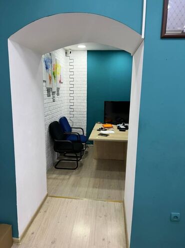 Digər kommersiya daşınmaz əmlakı: Öfis Yusif Səfərov küç.də yerkəşir.Giriş qapısı maqistral yola — 8