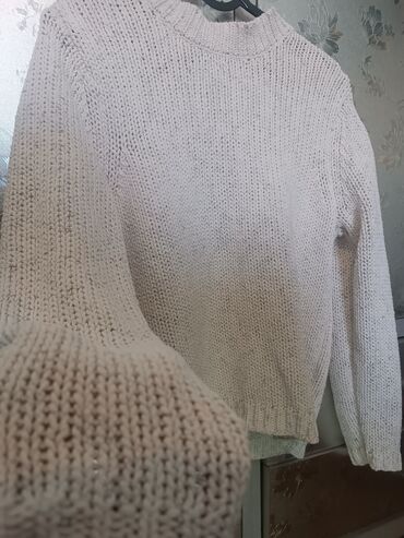 фасоны вязаных свитеров: Женский свитер, Оверсайз, Средняя модель