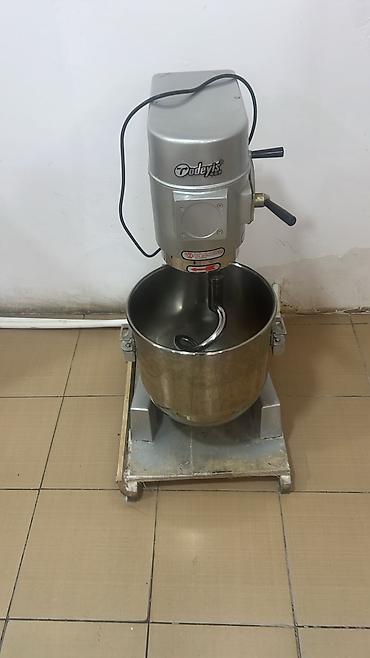 Spiral mikser xemiryoguran 700 Azn. 15litrlikdir. 3basliqli. Unvan lalafo.az -da Spiral mikser xemiryoguran 700 Azn. 15litrlikdir. 3basliqli. Unvan