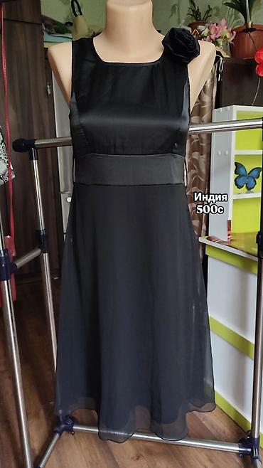 Повседневные платья: Размер S(42-44) всех платьев. Зелёное платье 200с 44-46размер.Все по — 11