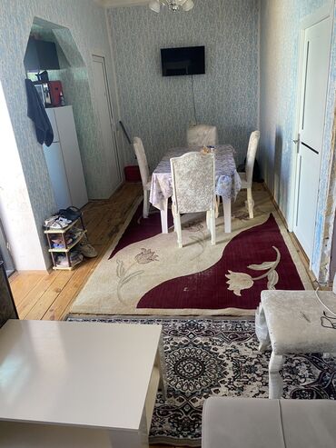 binə kirayə: 60 м², 3 комнаты, Газ, Электричество, Водопровод