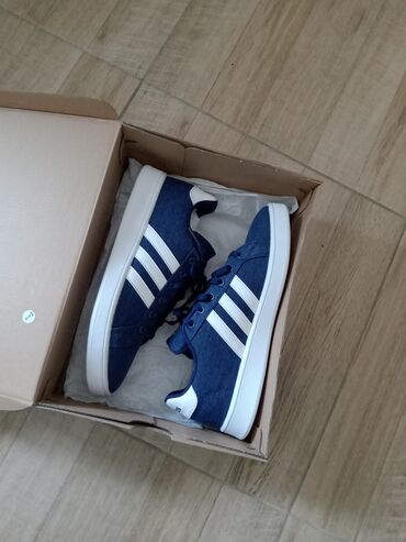 Patike: Adidas, Veličina - 37 — 10
