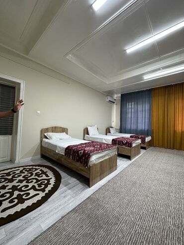 Посуточная аренда комнат: Уютный номер-студия с отдельным санузлом. Планировка и оснащение: - — 14