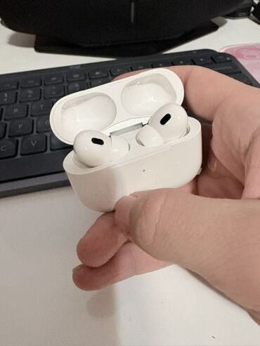 наушник для айфона: Airpods pro 2 В эксплуатации 2 месяца есть чек коробка, весь