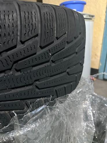 265 40 17: Комплект зимних шин Nokian, размер 285/65 R17. - Тип: зимние — 2
