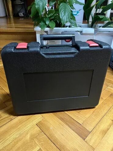 Električne bušilice: Kvalitetna vibraciona bušilica-čekić; Snaga 800W; Prihvat SDS; Sa — 10