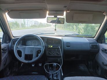 пасат унивирсал: Volkswagen Passat: 1992 г., 1.8 л, Механика, Бензин, Универсал