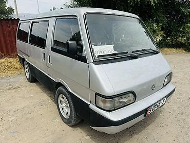 Аренда пассажирского буса: Пассажирский микроавтобус (серебристый), длинная база, задняя — 8