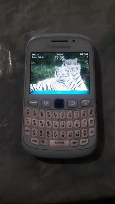 blackberry 8220: Blackberry Curve 3G, Б/у, цвет - Белый, 1 SIM
