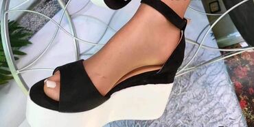 ženske sandale na štiklu: Sandale