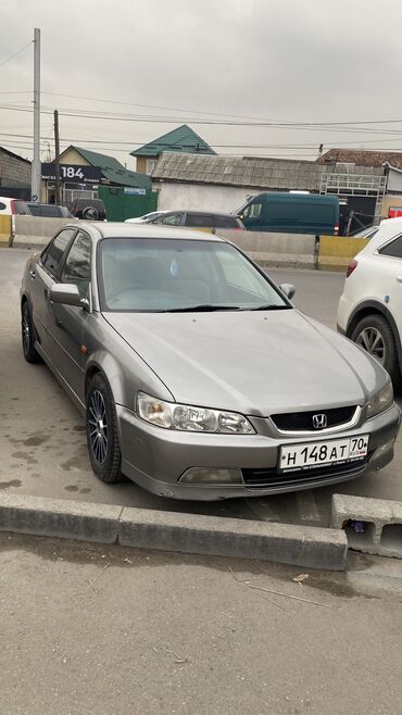 passat b3 седан: Honda Accord: 1999 г., 2 л, Автомат, Бензин, Седан