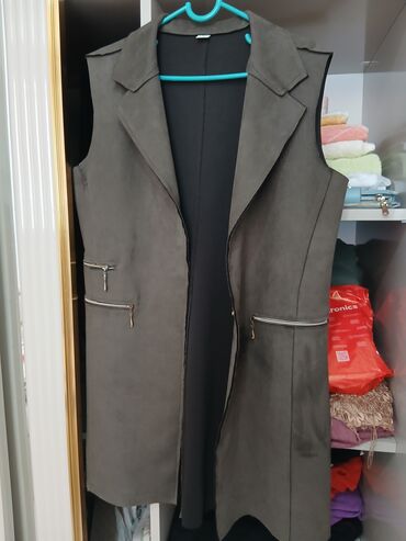 Pencəklər: Qisa qol godekce. az geyinilib