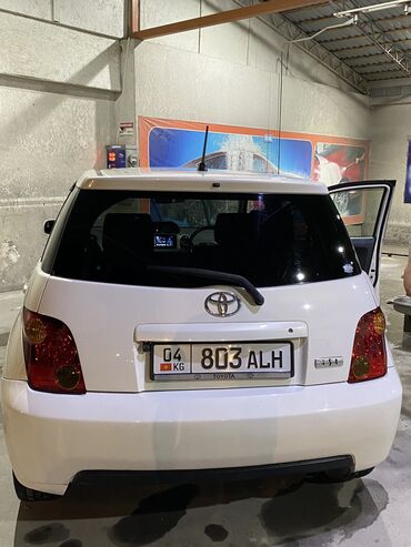 купить бу электромобиль из китая: Toyota ist: 2003 г., 1.3 л, Автоматтык, Бензин, Хетчбек
