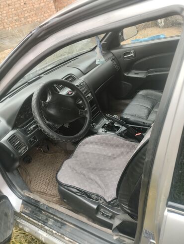 Транспорт: Nissan Maxima: 1996 г., 3 л, Механика, Бензин, Седан