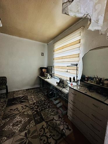 военно антоновка восст: 3 комнаты, 50 м², Бишкек, Азамат авторынок Собственник — 9