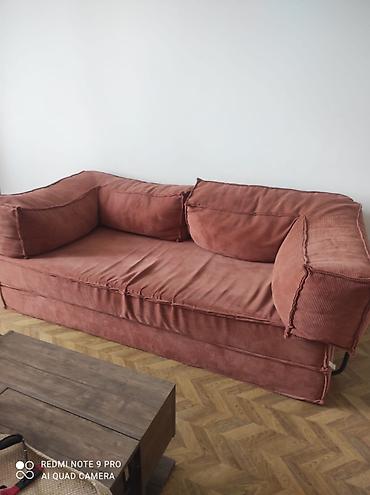Digər mebel: Divan satılır — 700 AZN Keyfiyyətli və rahat divandır. Cəmi 1 il — 2