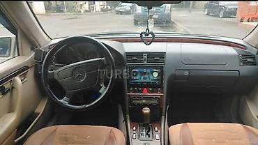 mersedes 111: Mercedes-Benz C-Class sedan (W202) - Kuzov: 4 qapılı sedan, bej rəng — 1