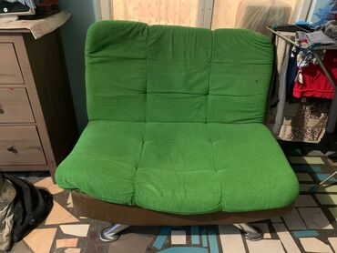 чехол на диван с креслами: Цвет - Зеленый, Б/у