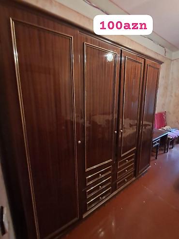 sap: Klassik dizaynlı iri həcmli paltar şkafı. - Material: taxta əsaslı — 1