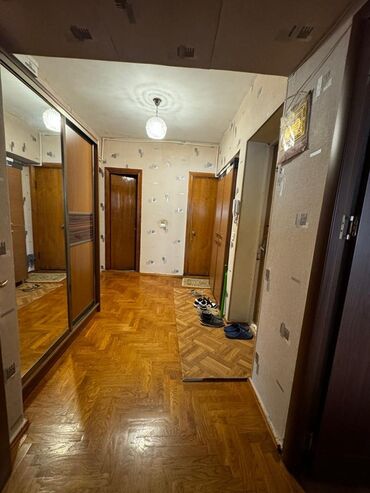 Köhnə tikili: Bakı, 4 otaqlı, Köhnə tikili, 100 kv. m — 25