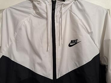 north face majice: Nike šuskavac s kapuljačom – veličina M - Model: lagana sportska — 2