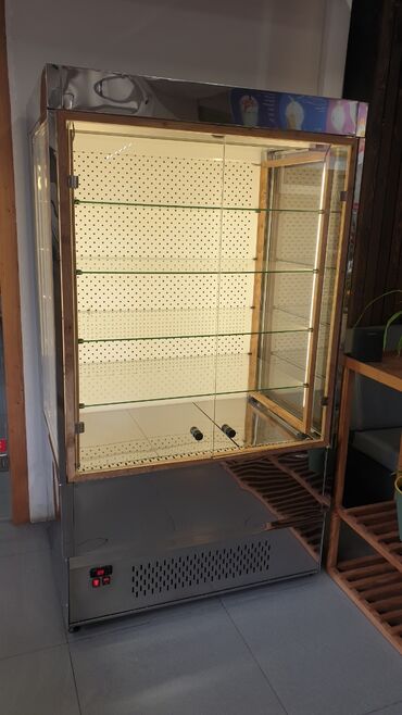 Холодильные витрины: Витринный холодильник. Стеклянные полки 5 уровней. Подсветка. Для