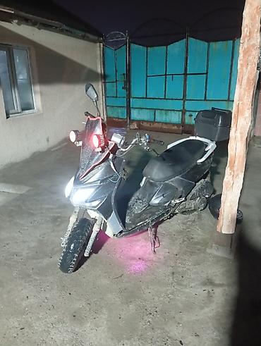 Скутеры: Скутер/мопед городской с дополнительным светом и багажным кофром — 5