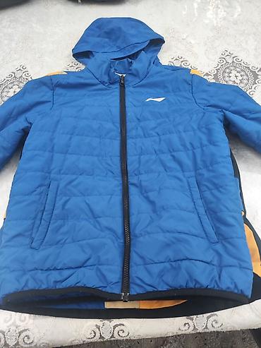 lining куртки: Куртка Li-Ning 3-в-1 с капюшоном - Бренд: Li-Ning (нашивка на подоле — 3
