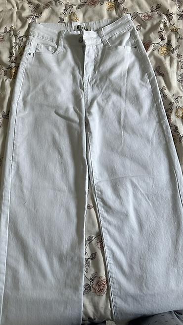 джинсы бананы: Белые джинсы широкого кроя (wide leg). - Посадка: средняя. - — 1