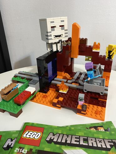 игрушки майнкрафт: Набор Лего Майнкрафт «Портал в Подземелье», мало б/у, все детали на