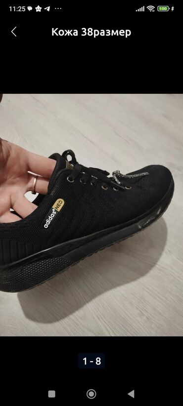 Сапоги: Обувь кожаная с Европы, цена первых 250 сом.Вторая обувь теплая очень — 9