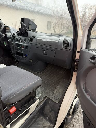 Mercedes-Benz: Mercedes-Benz Спринтер: 2001 г., 2.7 л, Типтроник, Дизель, Фургон — 10