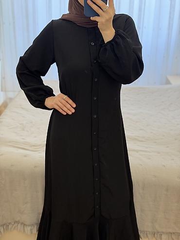 Donlar: Qadın paltarı – uzun, düyməli, qara - Model: tam uzunluqlu, ön hissə — 2