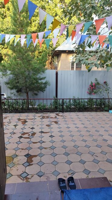 Детские сады, няни: Продаю действующий готовый бизнес,в г. Манас В Джалал -Абаде) работает — 2