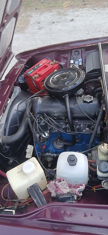 09 maşın: VAZ 2107 sedan – tünd bordo rəngli klassik model. - Kuzov: 4 qapılı — 5