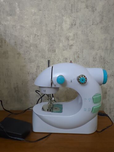 britex швейная машинка: Ручная Швейная машинка.каждая стоит 20 азн.за 10 азн продам и