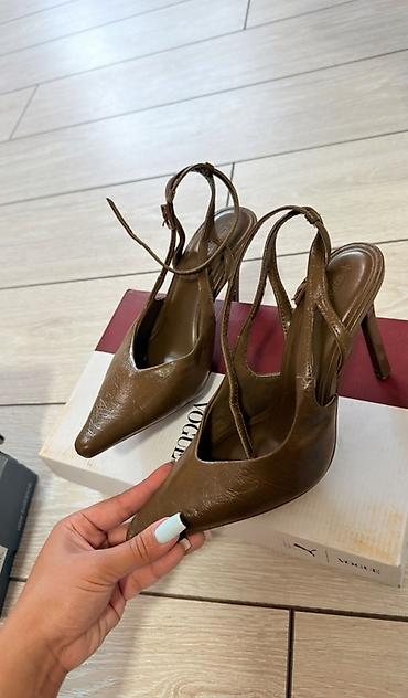 Tuflilər: 37 olcu stradivarius — 1