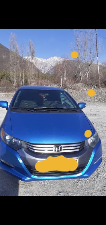 Avtomobil alışı: Honda Insight Hybrid – mavi rəngli, 5 qapılı liftbek. Xüsusiyyətlər
